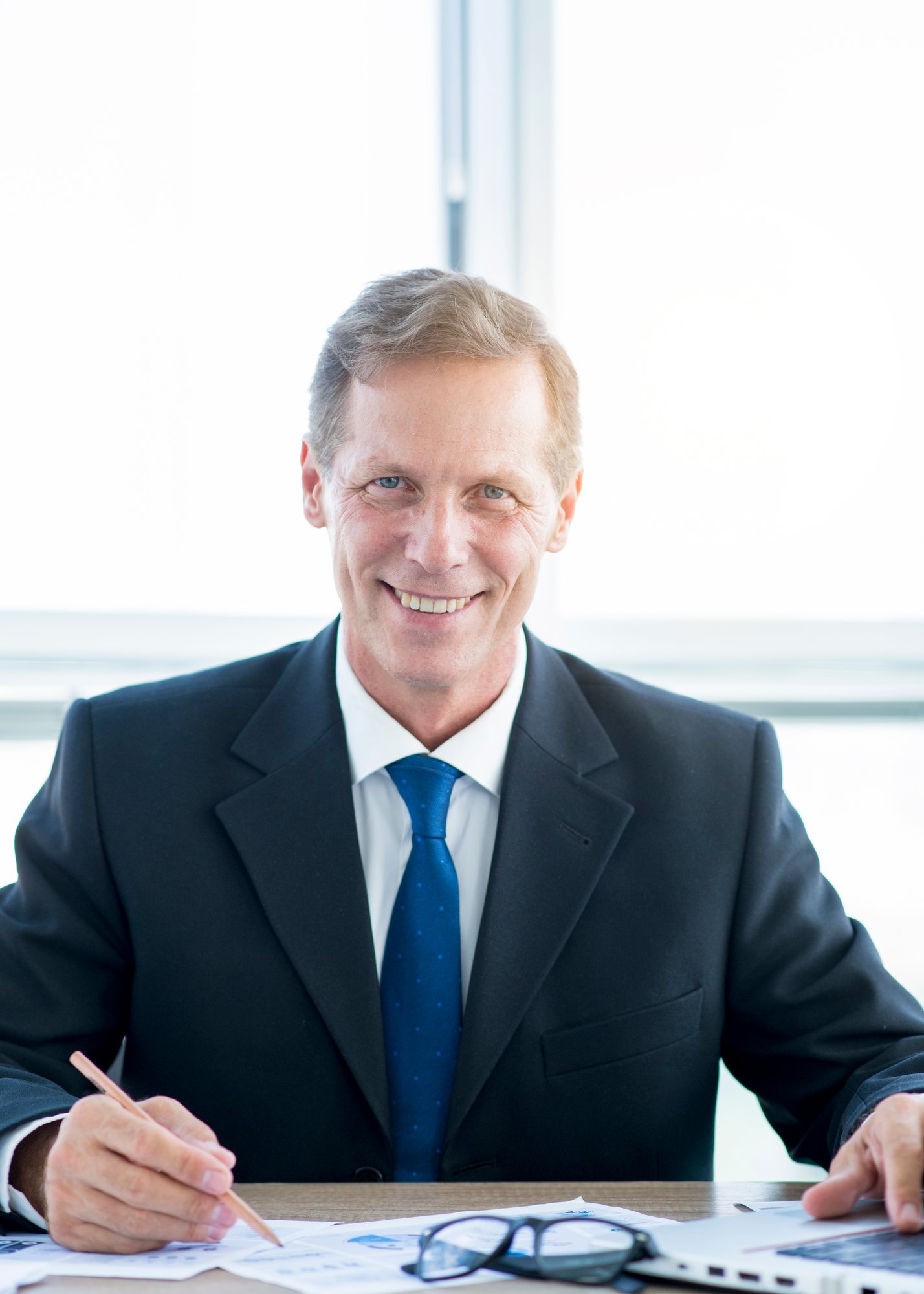 modern-office-composition-with-businessman